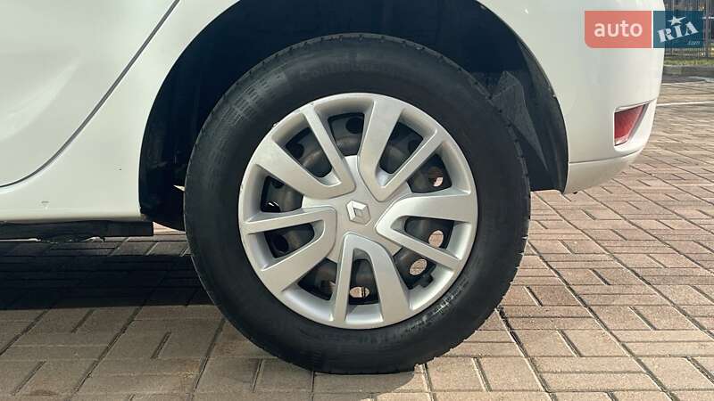 Хэтчбек Renault Sandero 2019 в Киеве фото 15 Хэтчбек Renault Sandero 2019 в Киеве