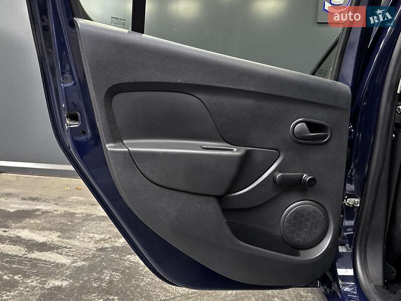 Хэтчбек Renault Sandero 2019 в Киеве фото 37 Хэтчбек Renault Sandero 2019 в Киеве