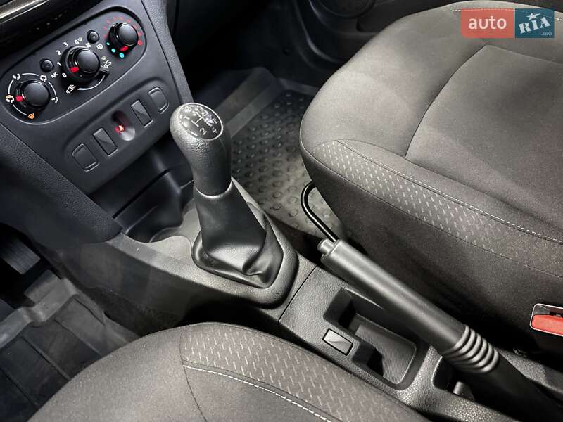 Хэтчбек Renault Sandero 2019 в Киеве фото 35 Хэтчбек Renault Sandero 2019 в Киеве