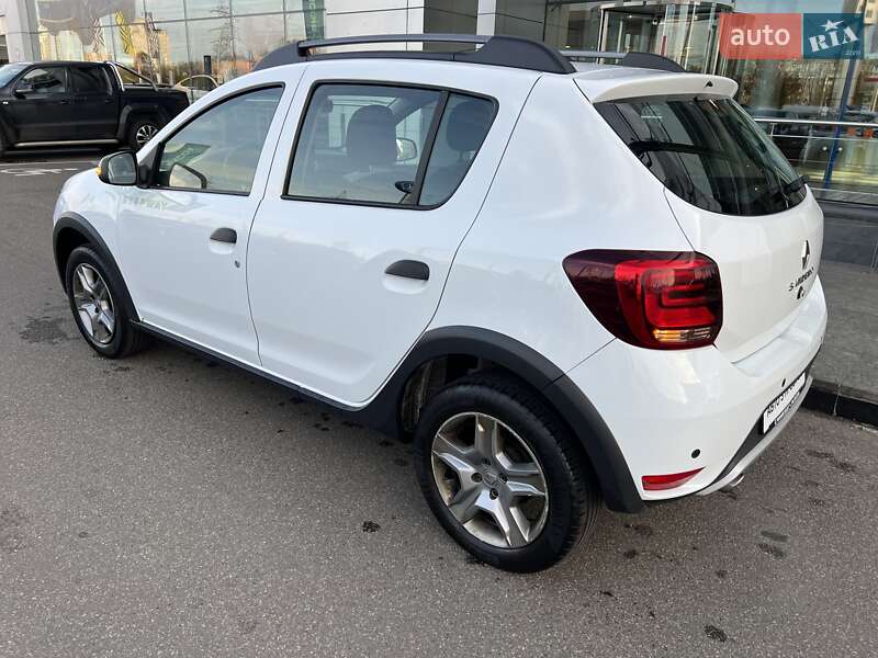 Хэтчбек Renault Sandero 2020 в Киеве