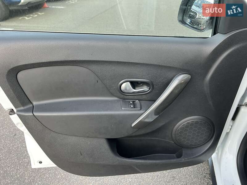 Хэтчбек Renault Sandero 2020 в Киеве