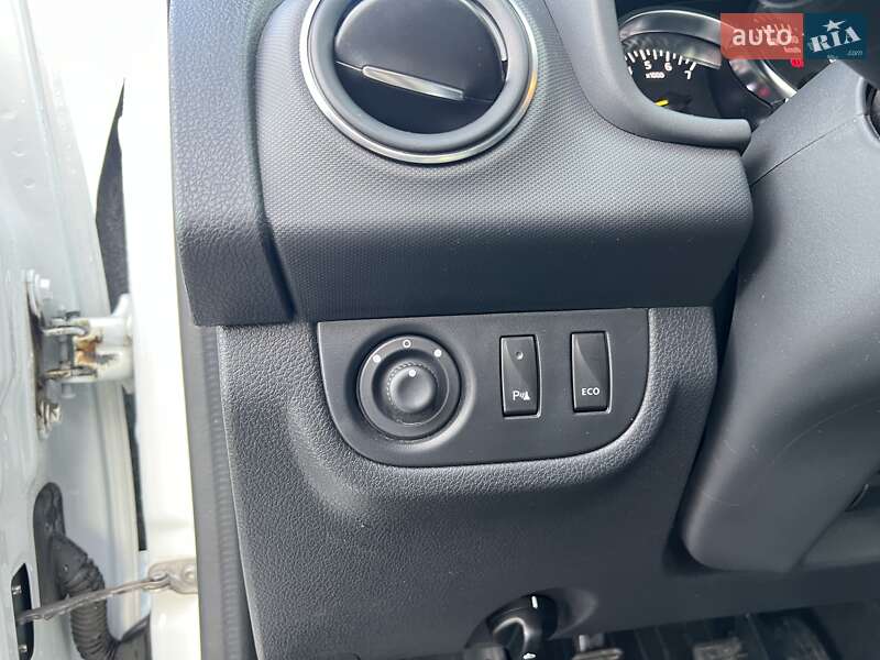 Хэтчбек Renault Sandero 2020 в Киеве