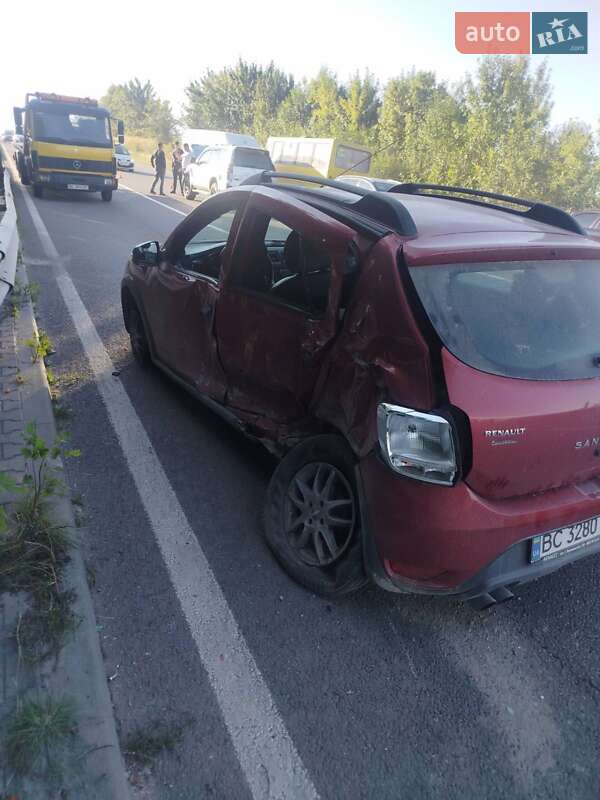 Хэтчбек Renault Sandero 2017 в Львове фото 3 Хэтчбек Renault Sandero 2017 в Львове