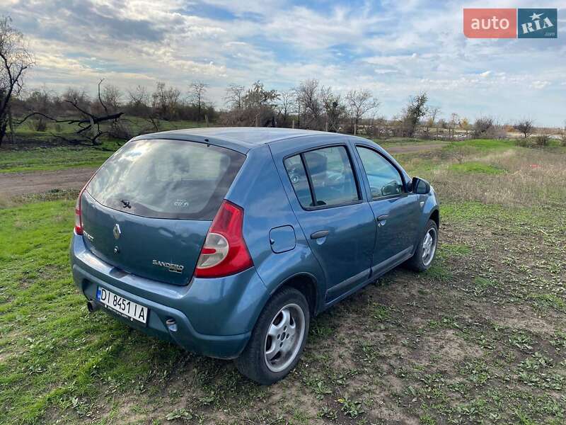 Хэтчбек Renault Sandero 2013 в Николаеве
