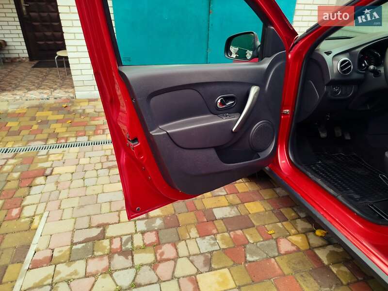 Хэтчбек Renault Sandero 2014 в Запорожье фото 28 Хэтчбек Renault Sandero 2014 в Запорожье