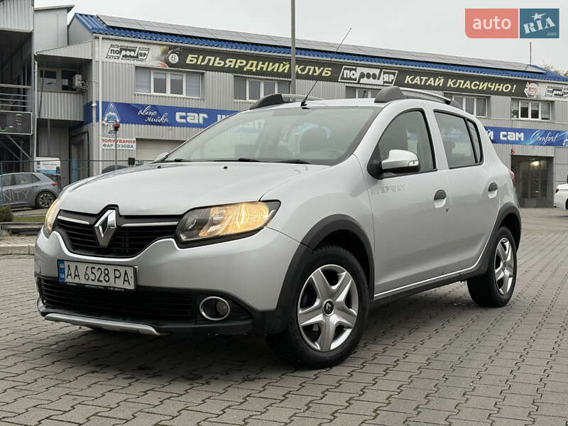 Хэтчбек Renault Sandero 2016 в Хмельницком фото Хэтчбек Renault Sandero 2016 в Хмельницком