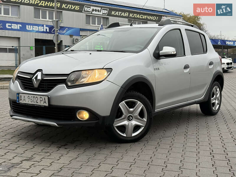 Хетчбек Renault Sandero 2016 в Хмельницькому