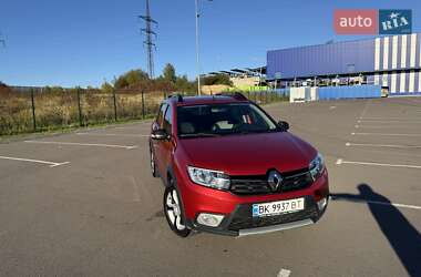Хэтчбек Renault Sandero 2017 в Ровно