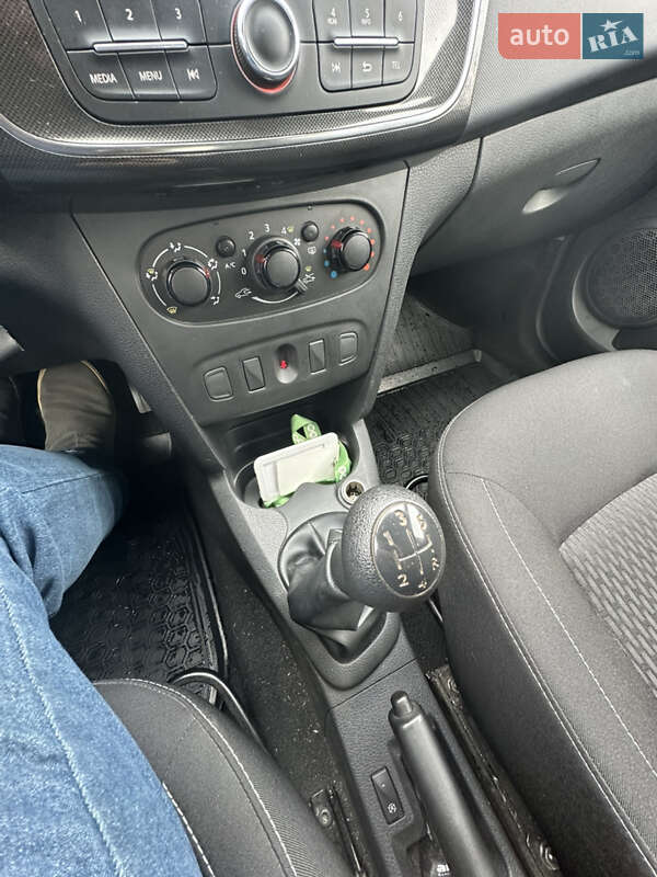 Хэтчбек Renault Sandero 2019 в Киеве фото 24 Хэтчбек Renault Sandero 2019 в Киеве