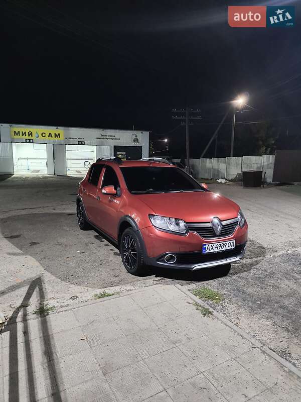 Позашляховик / Кросовер Renault Sandero 2013 в Валках