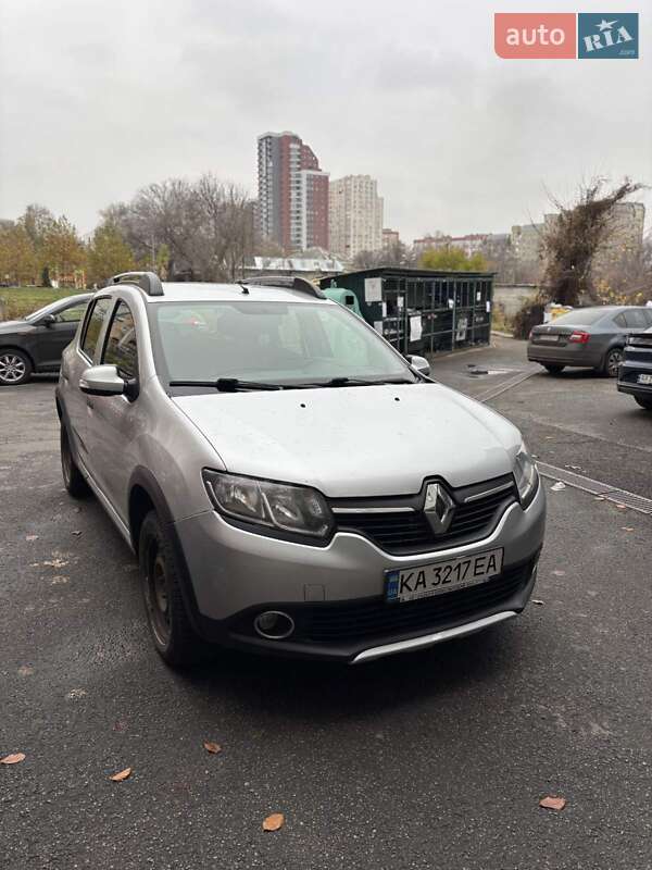 Хэтчбек Renault Sandero 2016 в Киеве