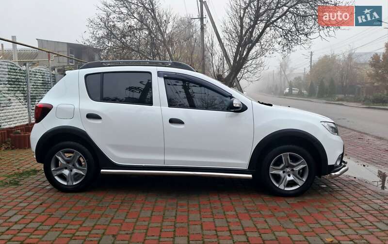 Хэтчбек Renault Sandero 2017 в Одессе фото 8 Хэтчбек Renault Sandero 2017 в Одессе