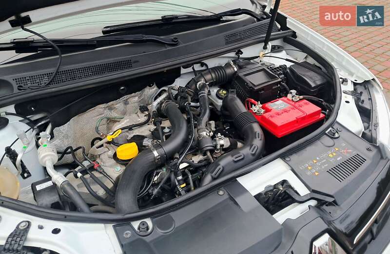 Хэтчбек Renault Sandero 2017 в Одессе фото 20 Хэтчбек Renault Sandero 2017 в Одессе