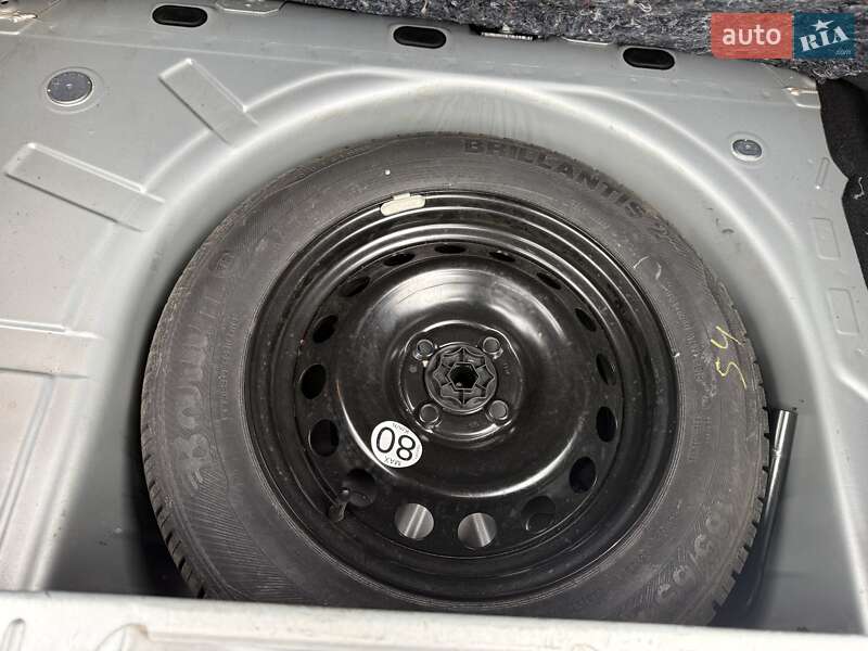 Хетчбек Renault Sandero 2015 в Сумах фото 24 Хетчбек Renault Sandero 2015 в Сумах