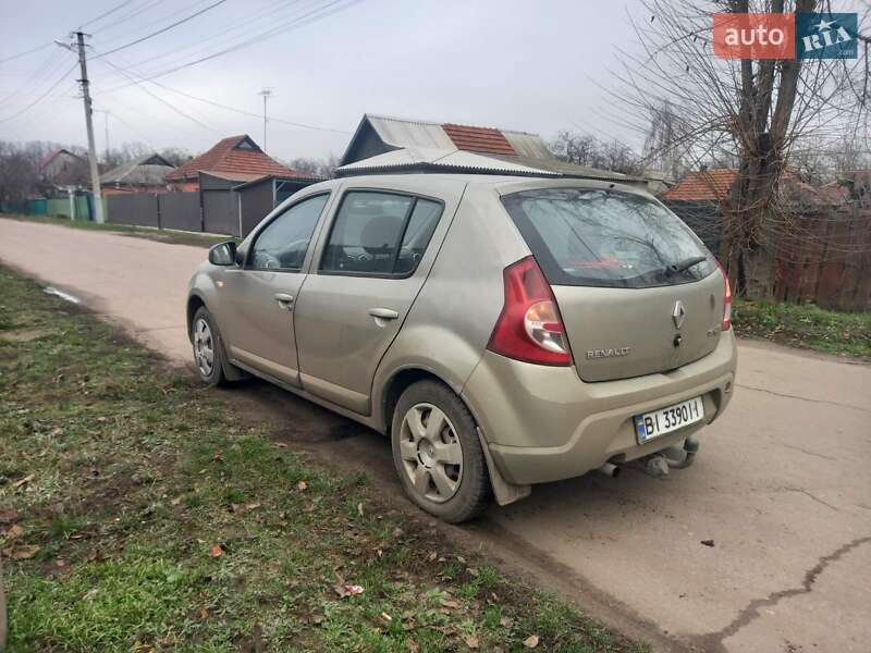 Хетчбек Renault Sandero 2012 в Полтаві
