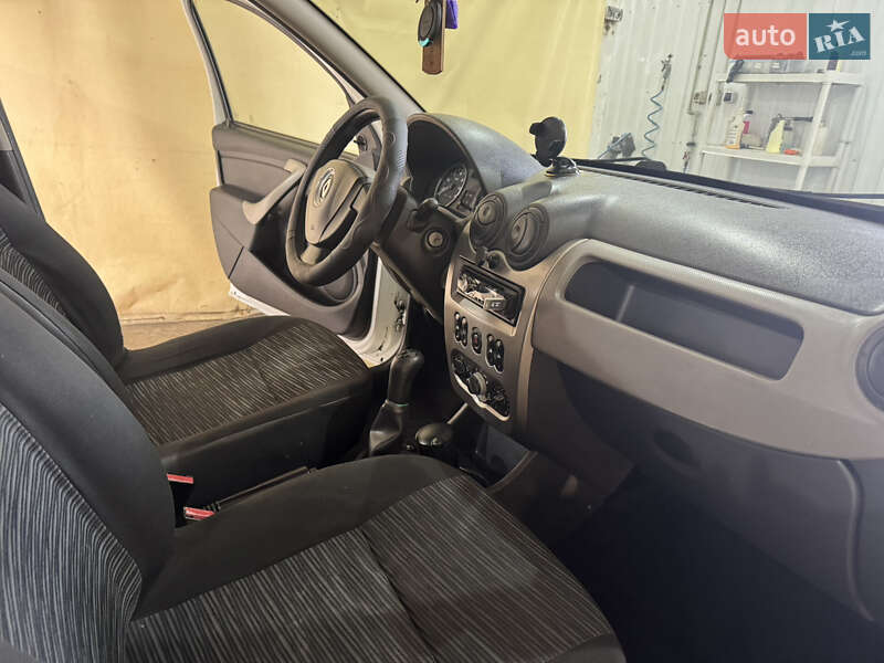 Хэтчбек Renault Sandero 2011 в Хмельницком фото 6 Хэтчбек Renault Sandero 2011 в Хмельницком