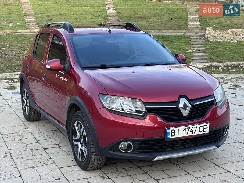 Хетчбек Renault Sandero 2015 в Полтаві