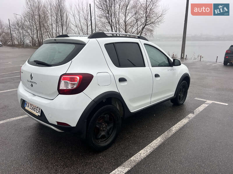 Хетчбек Renault Sandero 2016 в Києві фото 3 Хетчбек Renault Sandero 2016 в Києві