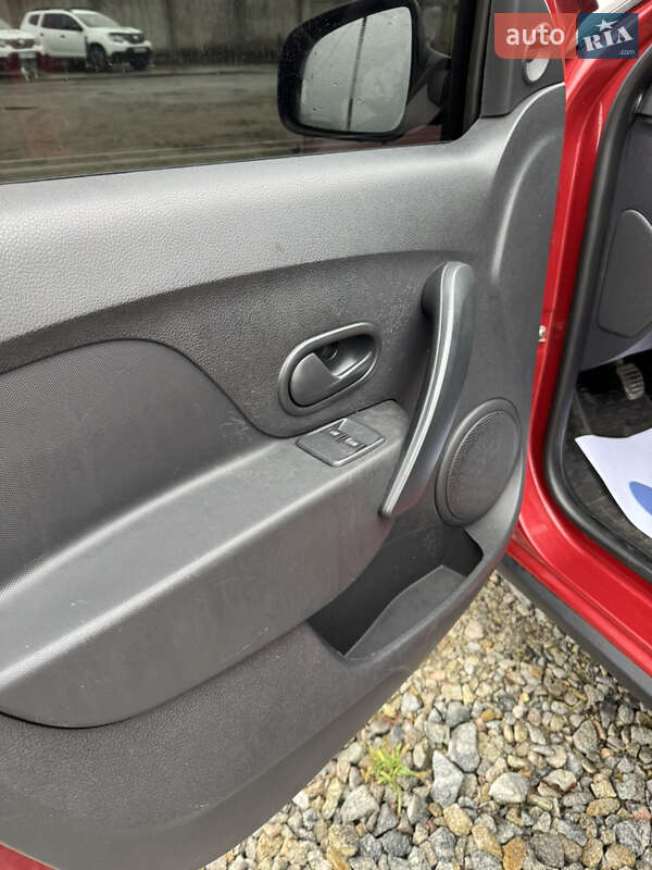 Хетчбек Renault Sandero 2014 в Білій Церкві фото 9 Хетчбек Renault Sandero 2014 в Білій Церкві