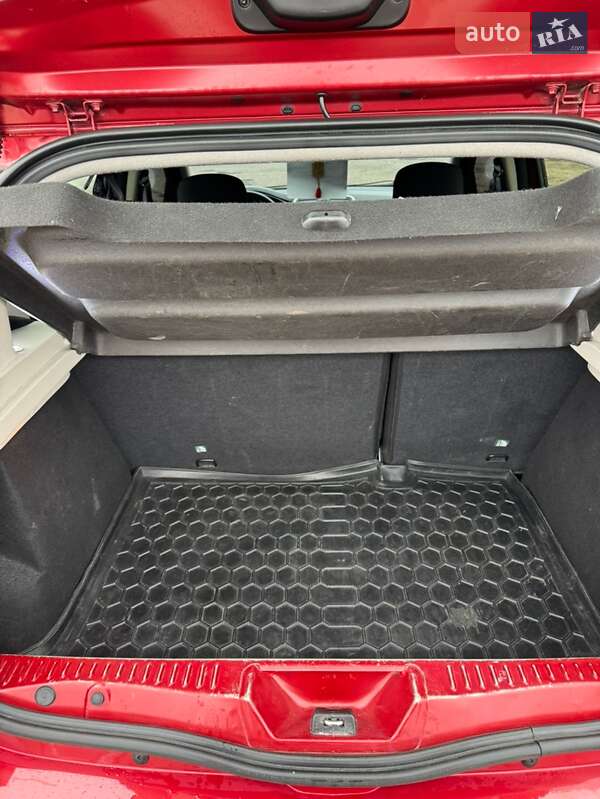 Хетчбек Renault Sandero 2014 в Білій Церкві фото 12 Хетчбек Renault Sandero 2014 в Білій Церкві