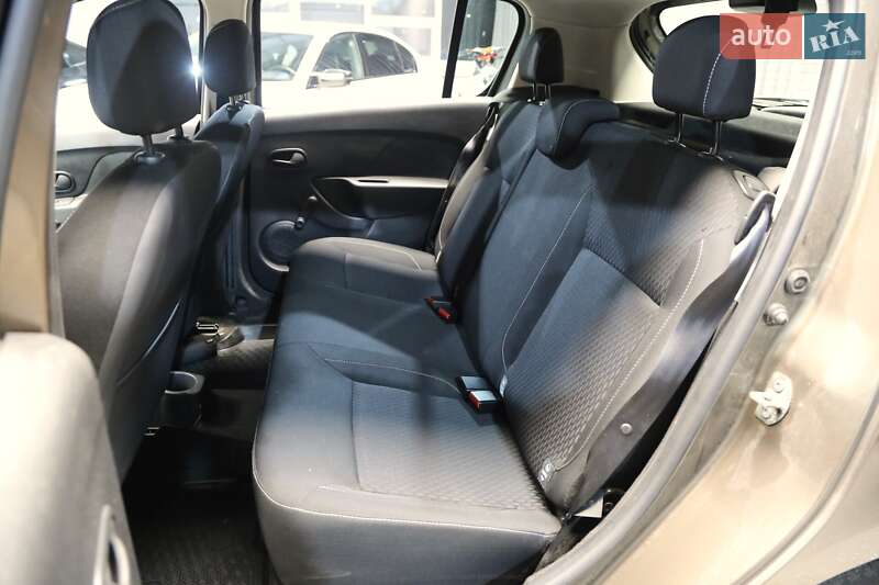 Хетчбек Renault Sandero 2019 в Києві фото 10 Хетчбек Renault Sandero 2019 в Києві