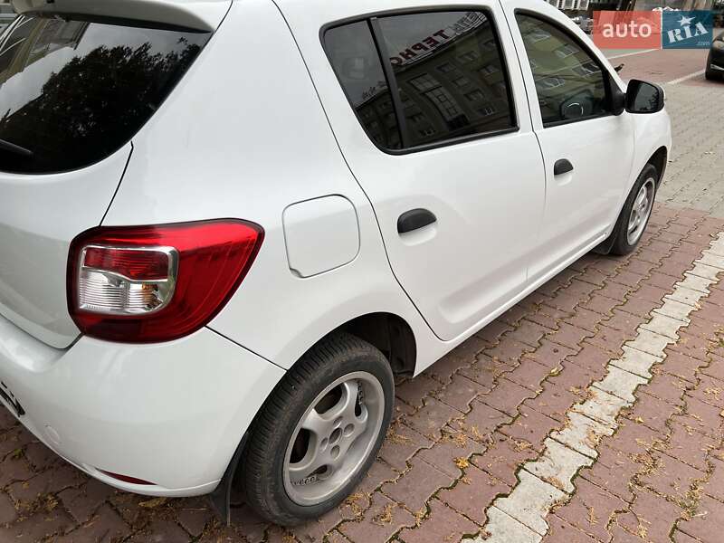 Хэтчбек Renault Sandero 2014 в Тернополе