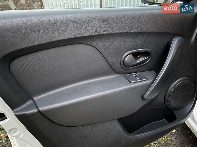 Хэтчбек Renault Sandero 2014 в Тернополе