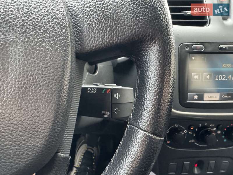 Хэтчбек Renault Sandero 2014 в Харькове фото 27 Хэтчбек Renault Sandero 2014 в Харькове