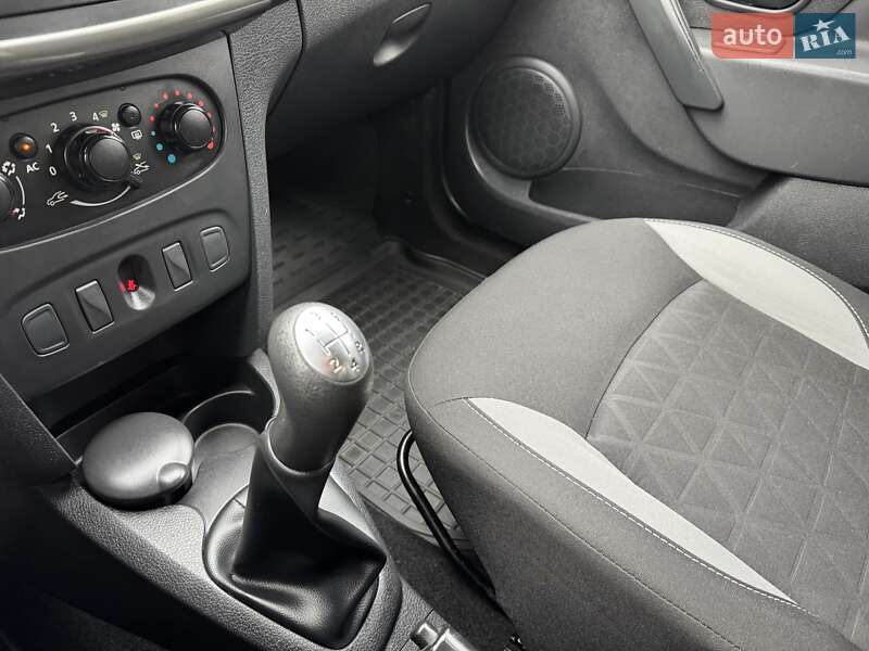 Хэтчбек Renault Sandero 2014 в Харькове фото 20 Хэтчбек Renault Sandero 2014 в Харькове