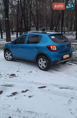 Хэтчбек Renault Sandero 2014 в Запорожье