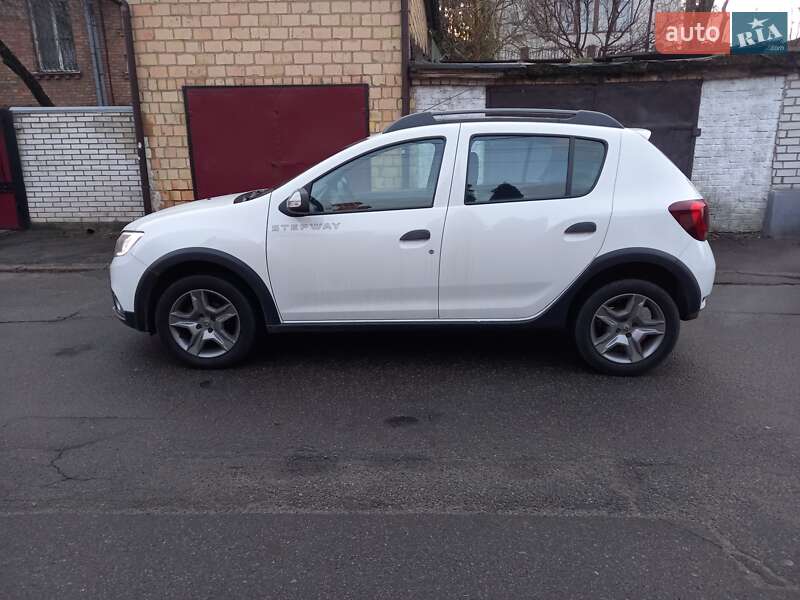 Хэтчбек Renault Sandero 2021 в Киеве