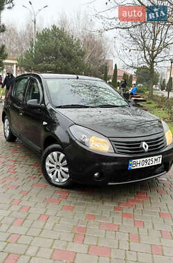 Хэтчбек Renault Sandero 2010 в Одессе