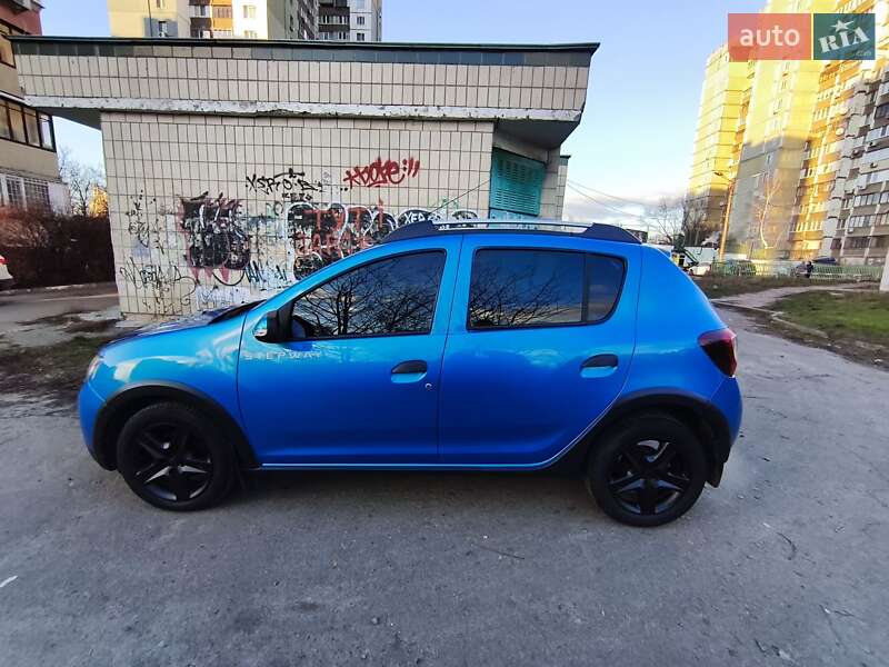 Хэтчбек Renault Sandero 2016 в Киеве