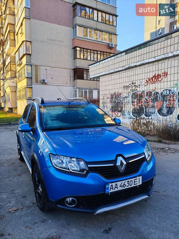 Хэтчбек Renault Sandero 2016 в Киеве