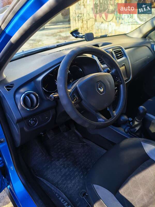 Хэтчбек Renault Sandero 2016 в Киеве