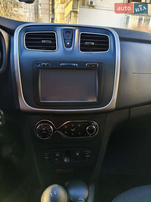 Хэтчбек Renault Sandero 2016 в Киеве