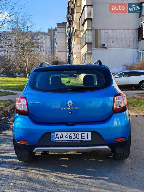 Хэтчбек Renault Sandero 2016 в Киеве