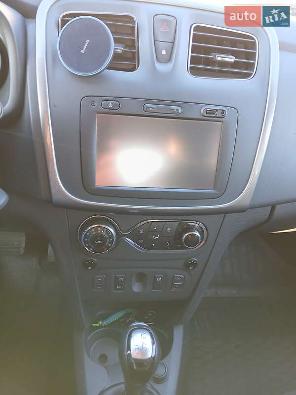 Хетчбек Renault Sandero 2015 в Львові