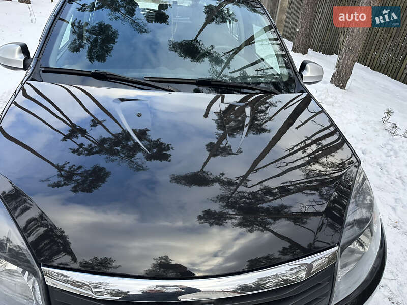 Хетчбек Renault Sandero 2012 в Києві фото 16 Хетчбек Renault Sandero 2012 в Києві