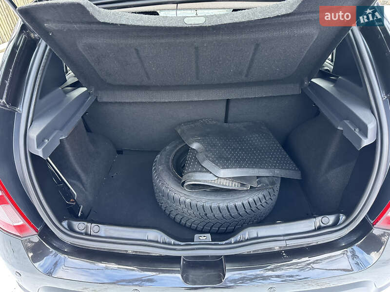 Хетчбек Renault Sandero 2012 в Києві фото 38 Хетчбек Renault Sandero 2012 в Києві