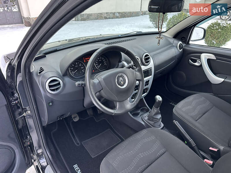 Хетчбек Renault Sandero 2012 в Києві фото 46 Хетчбек Renault Sandero 2012 в Києві