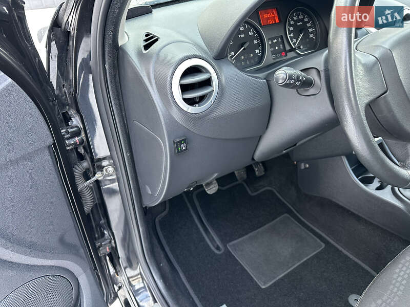 Хетчбек Renault Sandero 2012 в Києві фото 53 Хетчбек Renault Sandero 2012 в Києві