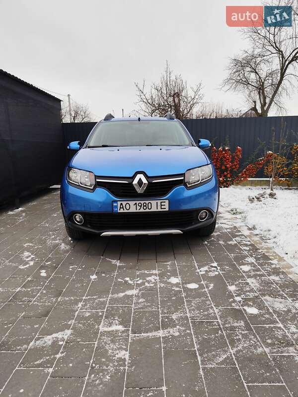 Хетчбек Renault Sandero 2016 в Ужгороді фото Хетчбек Renault Sandero 2016 в Ужгороді
