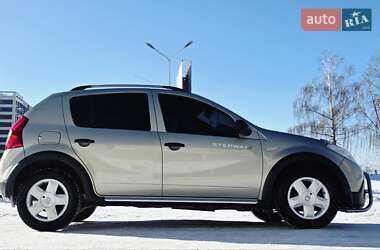 Хэтчбек Renault Sandero 2011 в Киеве