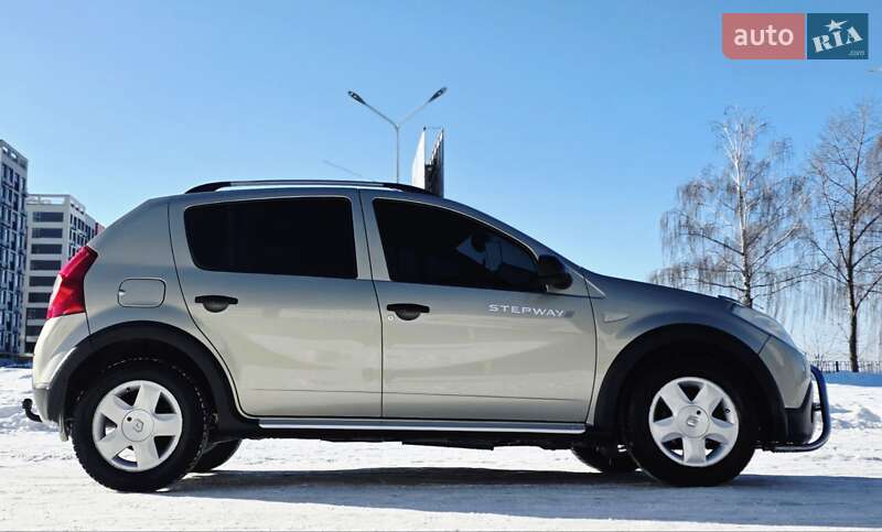 Хэтчбек Renault Sandero 2011 в Киеве