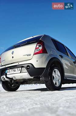 Хэтчбек Renault Sandero 2011 в Киеве