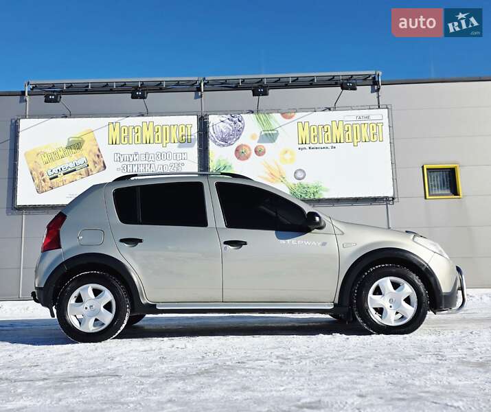Хэтчбек Renault Sandero 2011 в Киеве