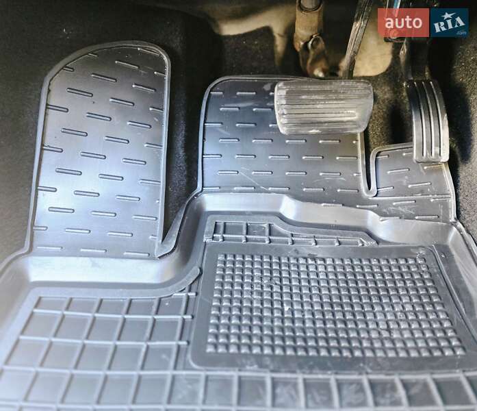 Хэтчбек Renault Sandero 2011 в Киеве