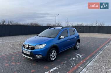 Хэтчбек Renault Sandero 2017 в Виноградове