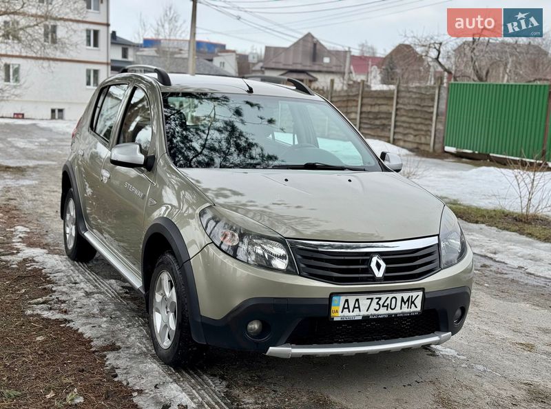 Хэтчбек Renault Sandero 2012 в Киеве
